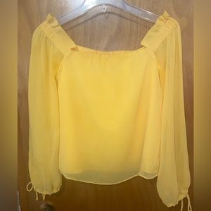 Guess Off Shoulder Top Long Sleeve Yellow XS ✨✨✨